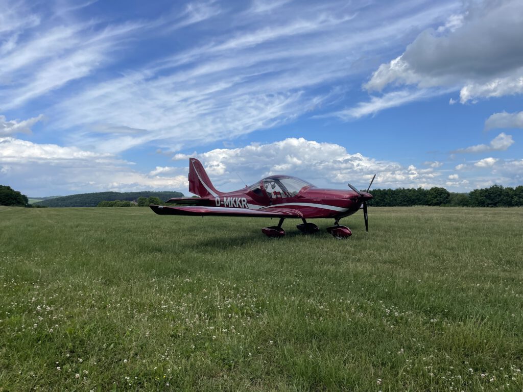 Doppelsitziges Ultraleichtflugzeug